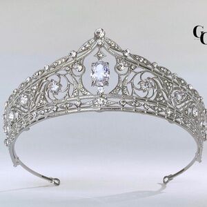 Elegant Silver Tiara with Crystal Accents